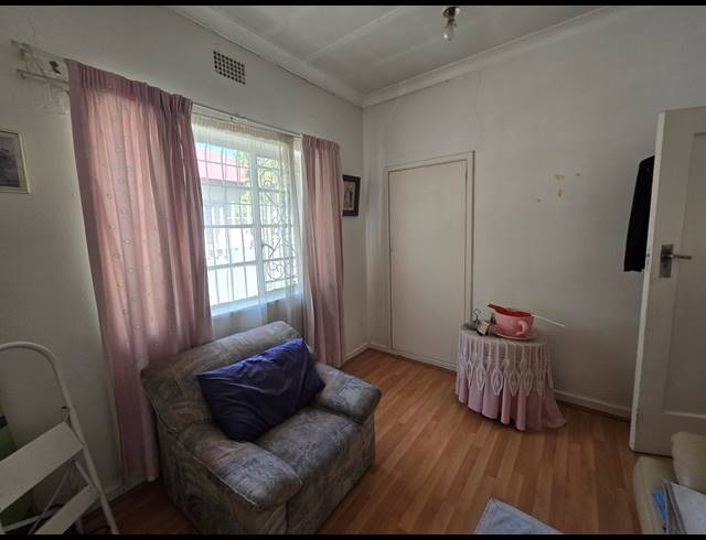3 BEDROOM FREEHOLD FOR SALE IN REWLATCH